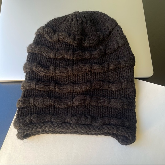 Black Winter Knit Hat Size M - Picture 3 of 4